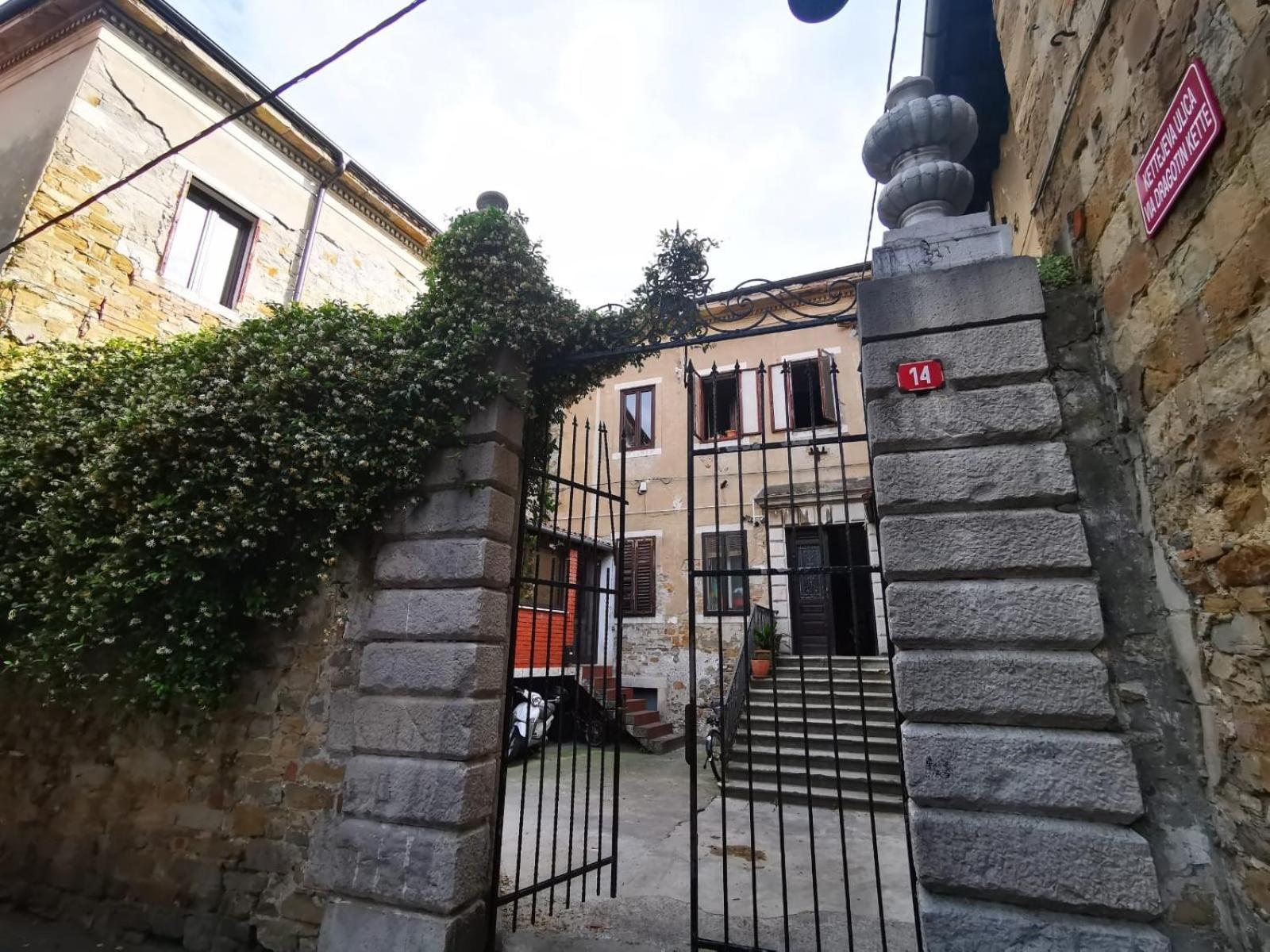 Sun Kissed Apartment Koper Exterior foto